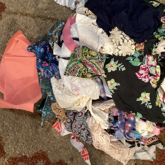 Scrap fabrics - Picture 1 of 8